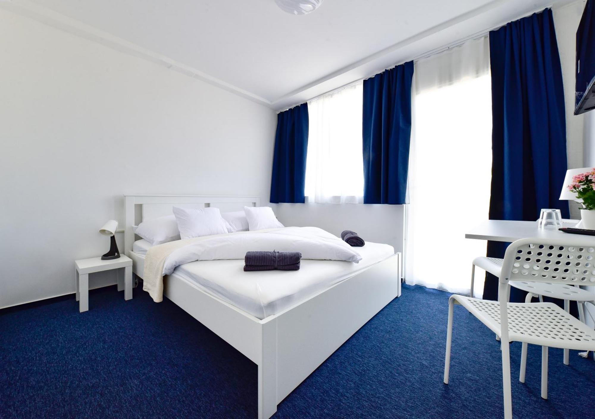 Zama Hotel Zamárdi Екстериор снимка